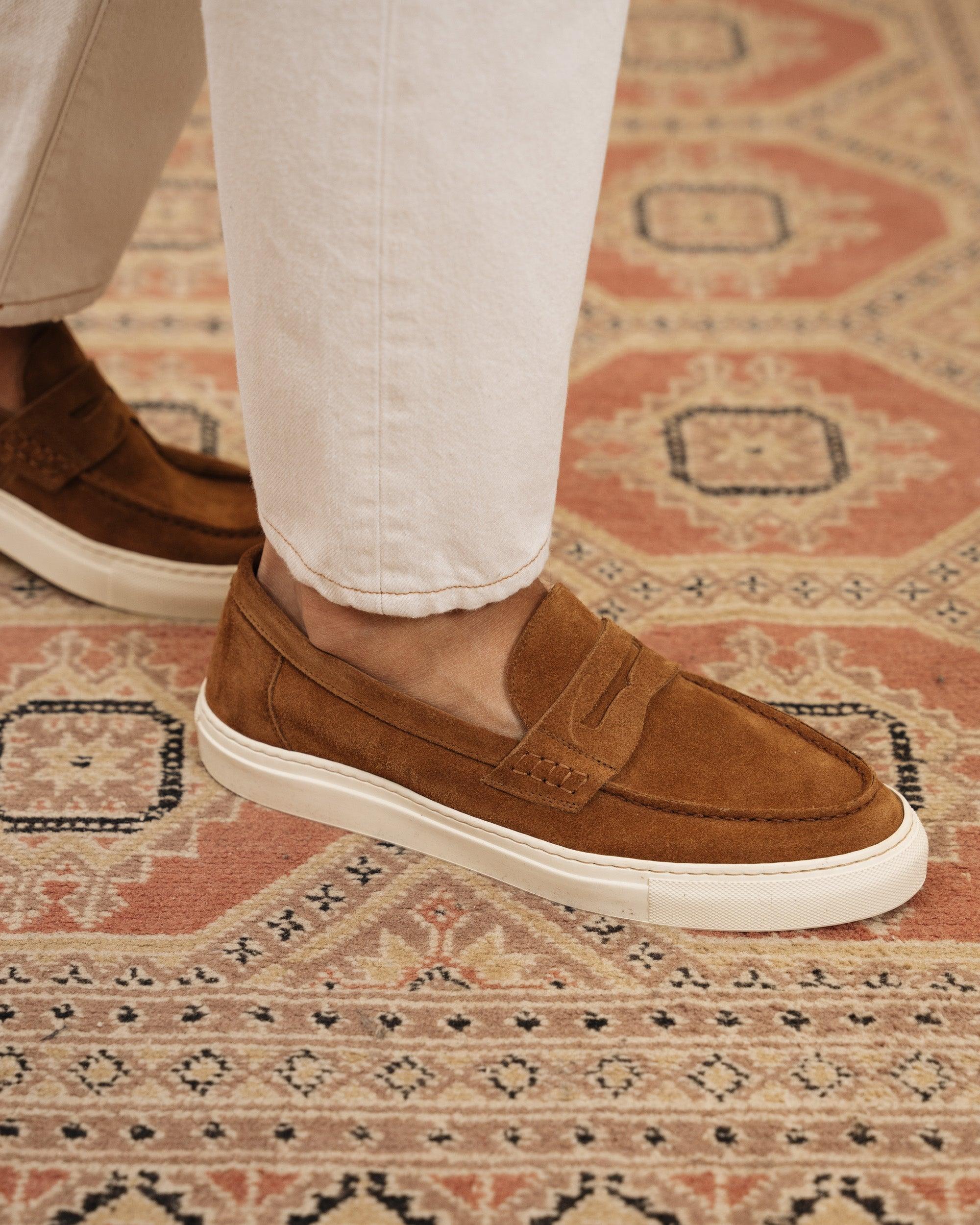 Mocassim Loafer em Camurça Marrom - Outlier