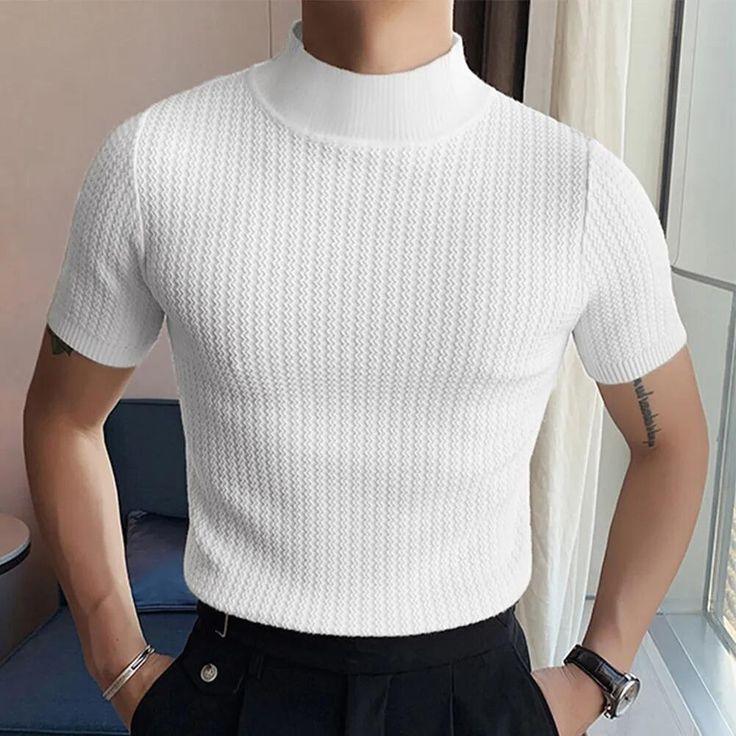 Camiseta de Algodão Gola Alta Manga Curta Branca - Outlier
