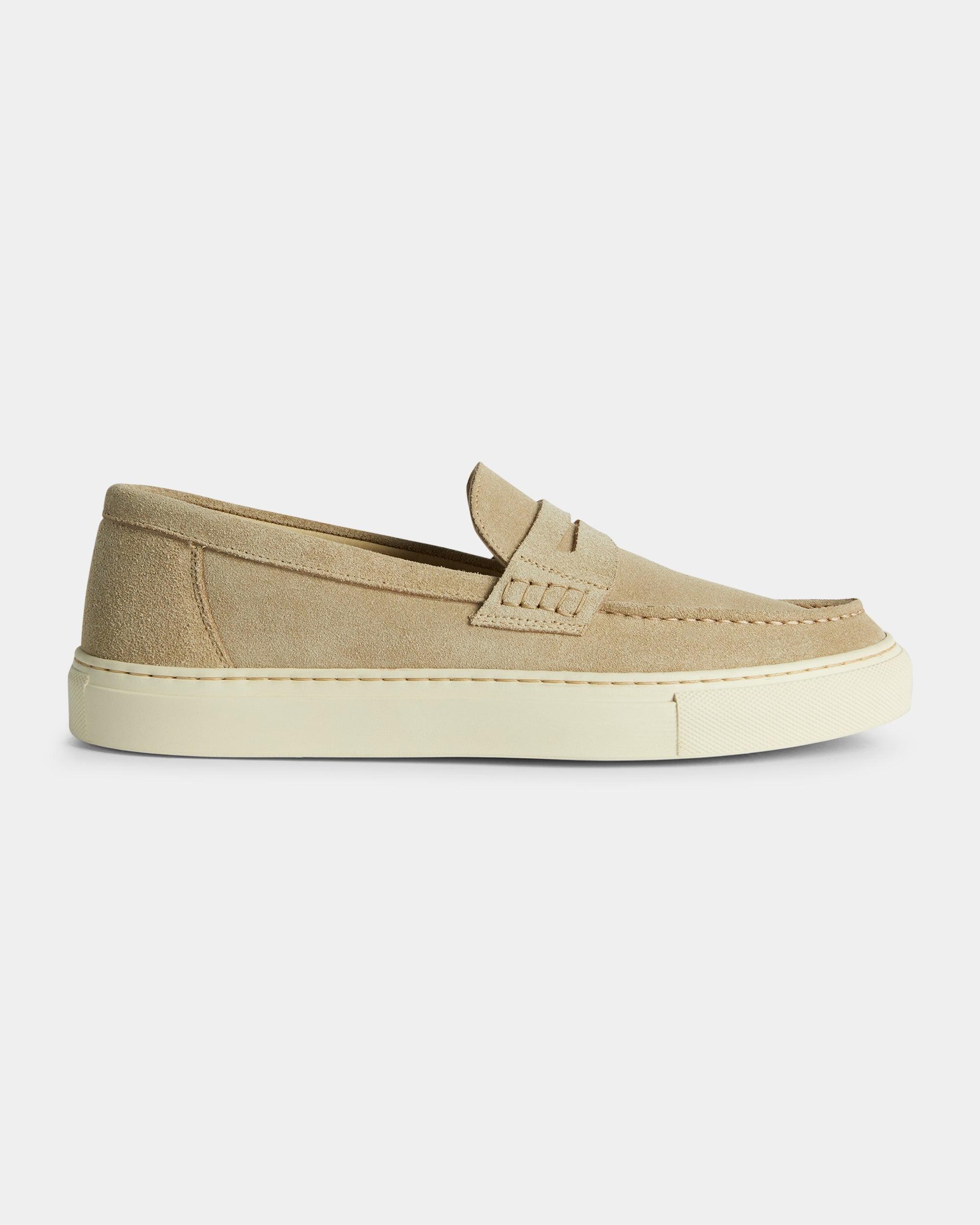 Mocassim Loafer em Camurça Bege - Outlier