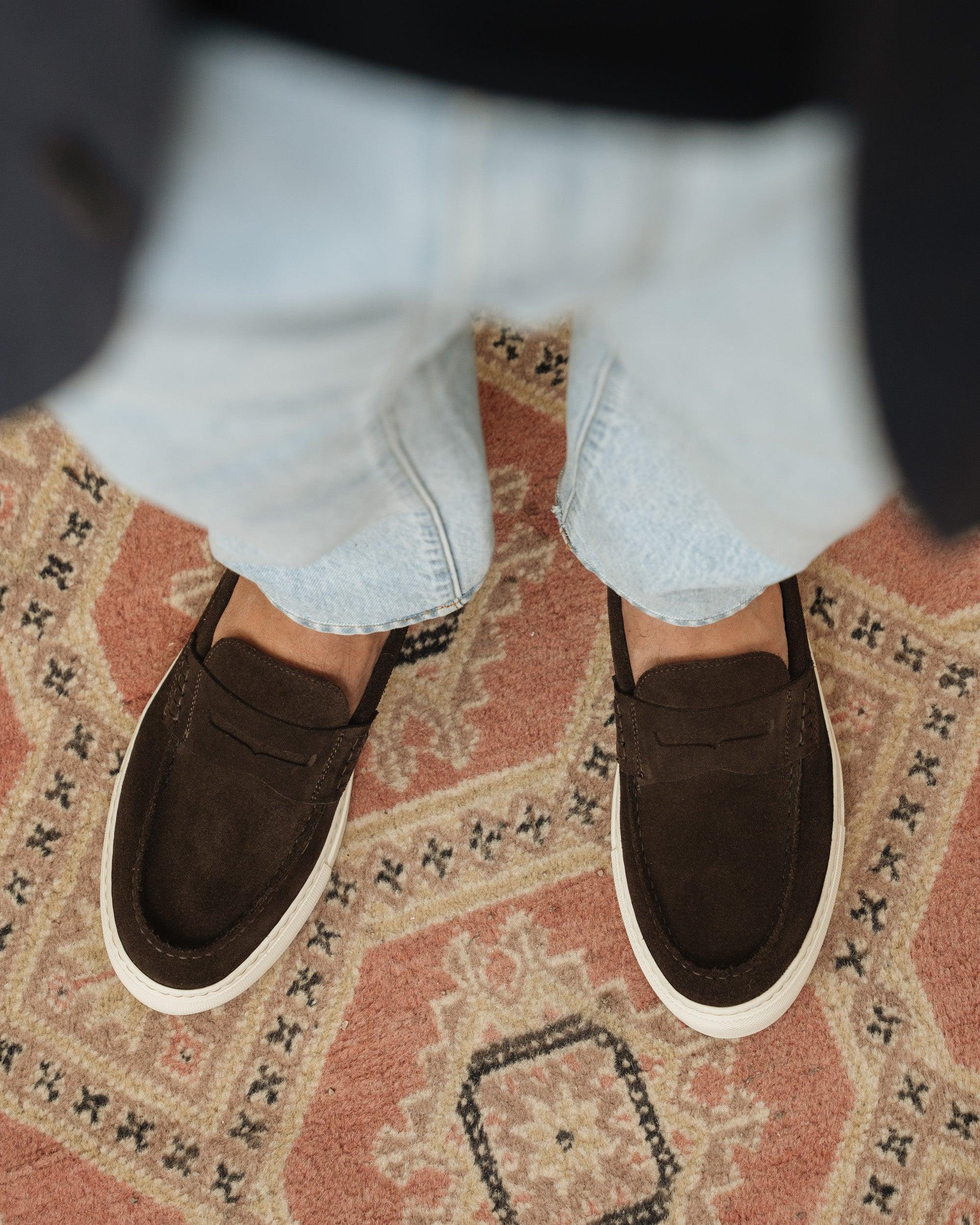 Mocassim Loafer em Camurça Marrom - Outlier