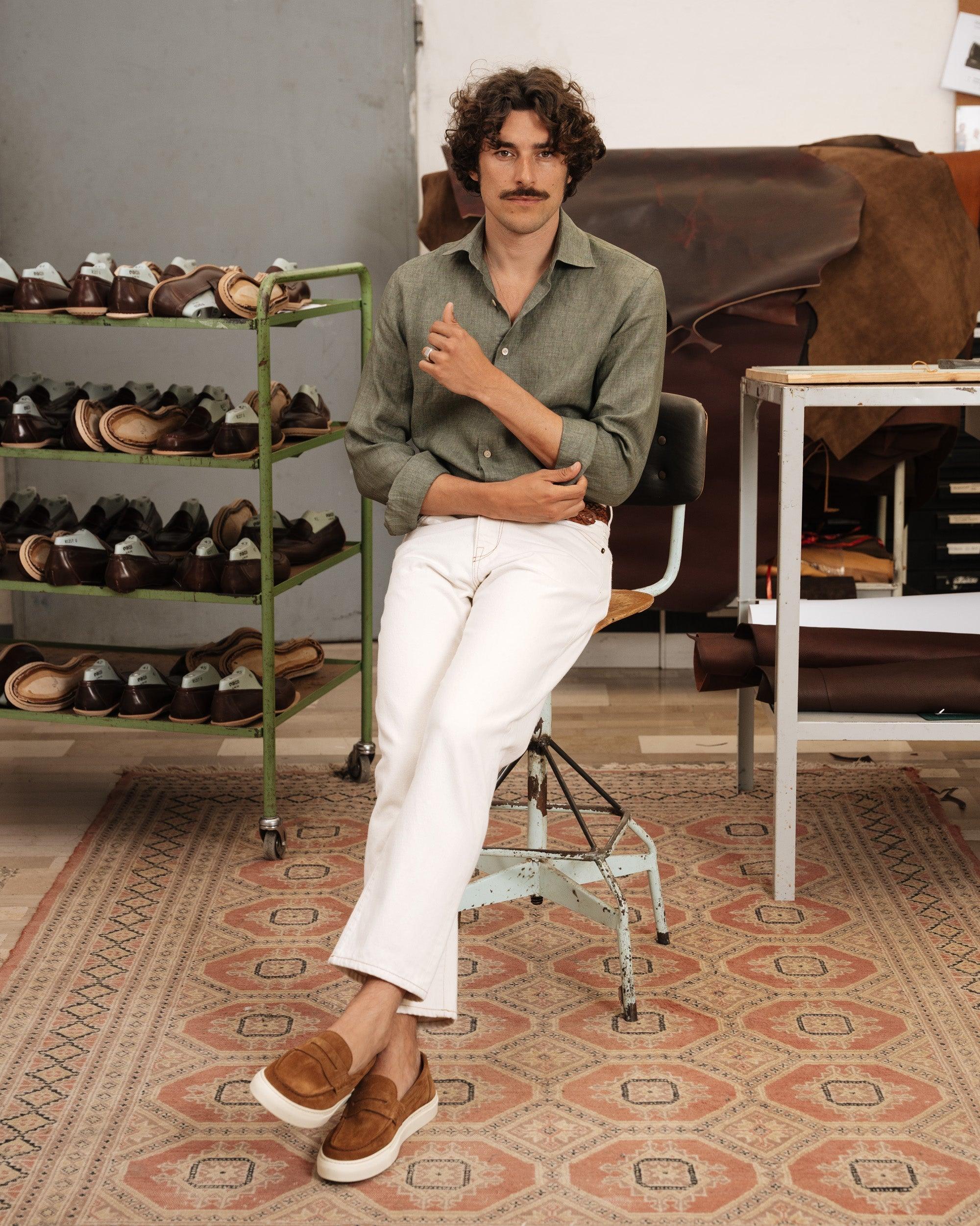 Mocassim Loafer em Camurça Marrom - Outlier