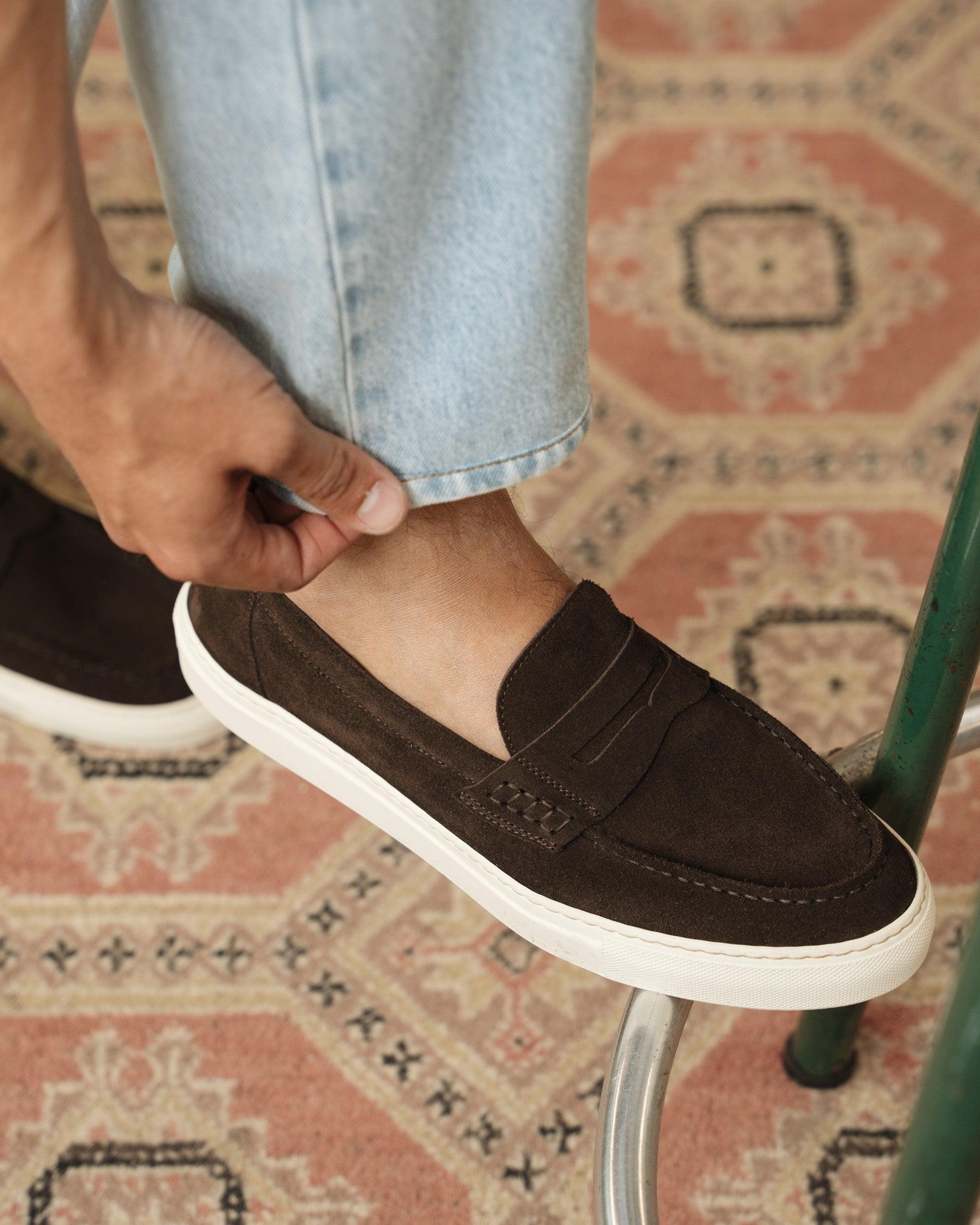 Mocassim Loafer em Camurça Marrom - Outlier