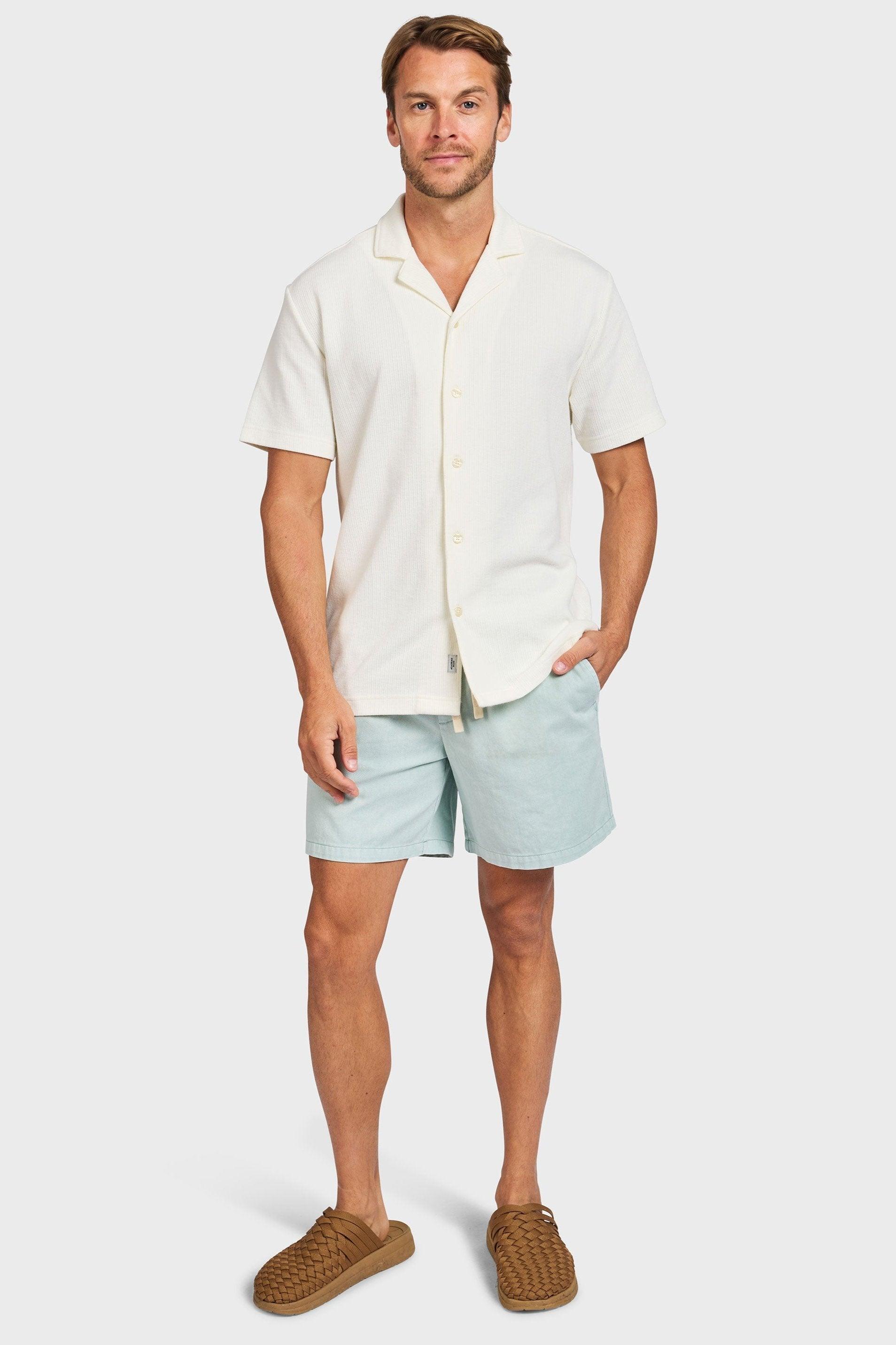 Short de Linho Leve e Elegante Azul Piscina - Outlier