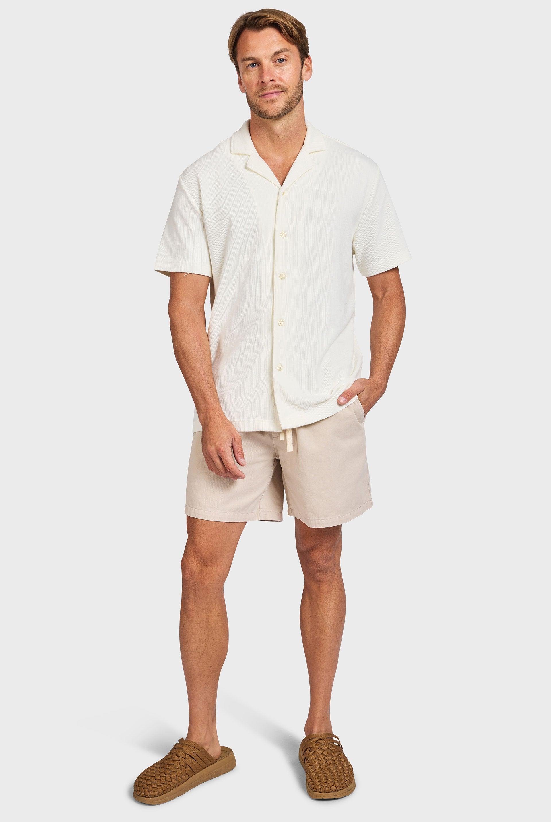 Short de Linho Leve e Elegante Bege - Outlier