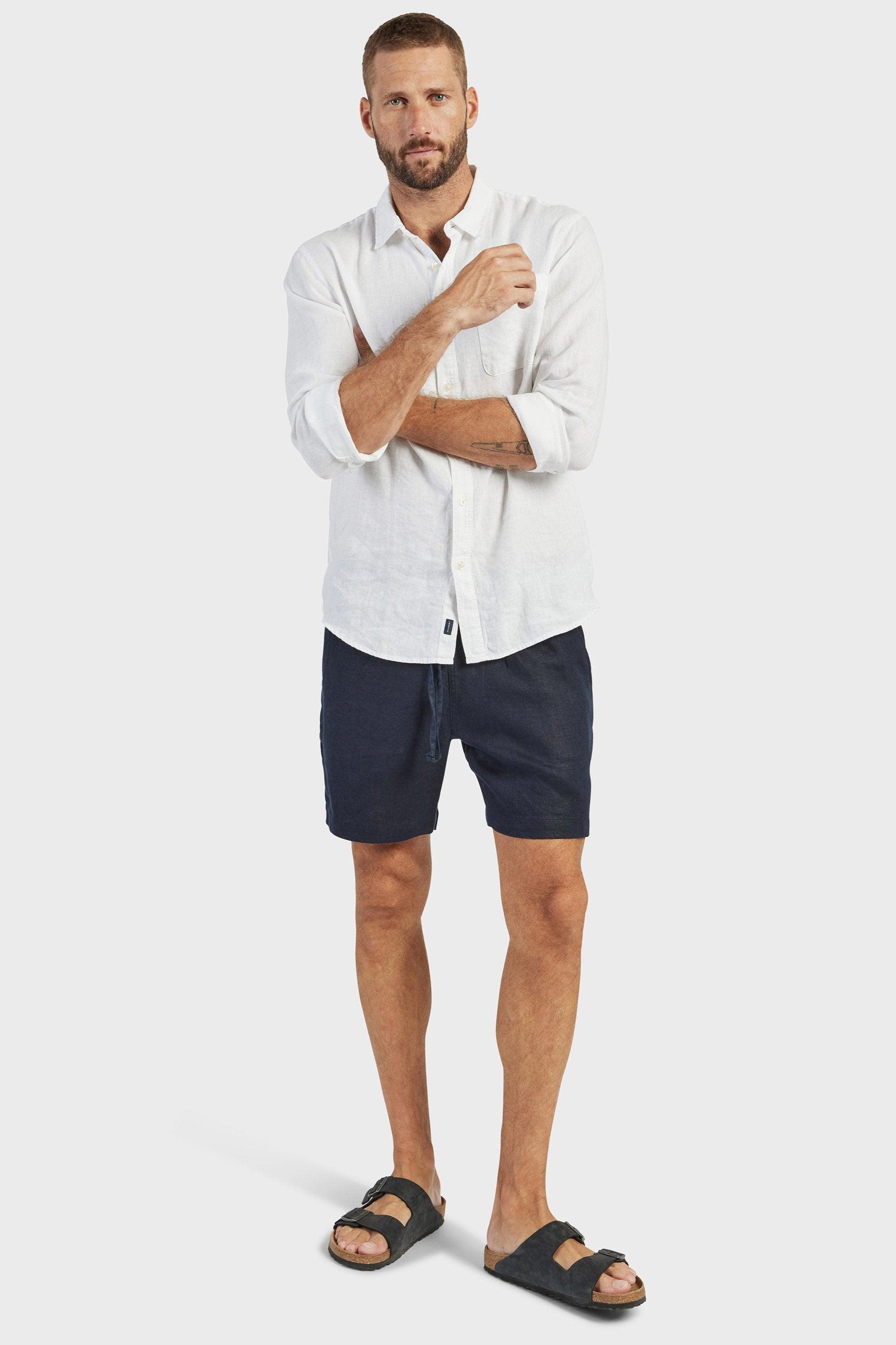 Short de Linho Leve e Elegante Azul Escuro - Outlier