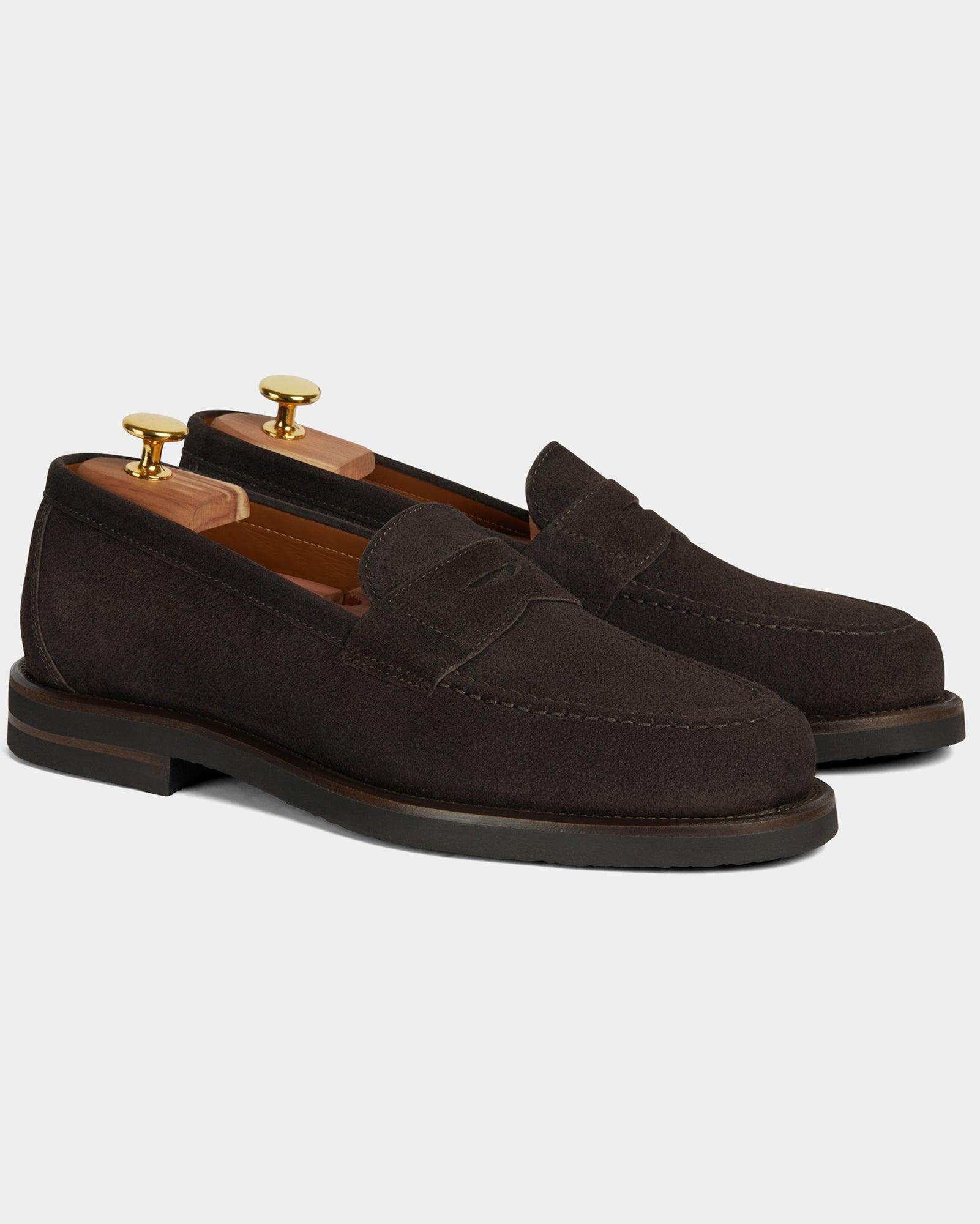 Mocassim Loafer em Camurça Marrom Escuro - Outlier