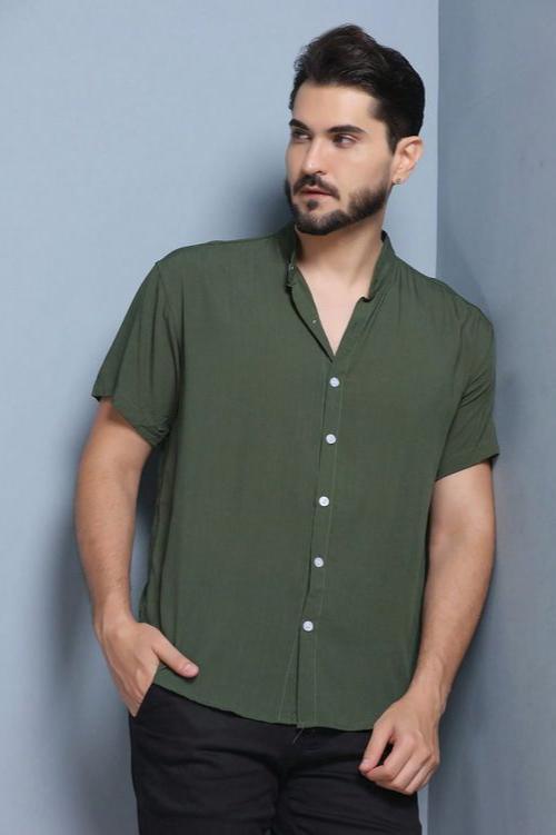 Camisa de Linho Manga Curta com Gola Padre - Outlier